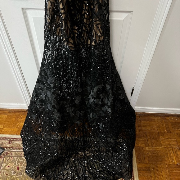 Long beautiful dress - Picture 5 of 6